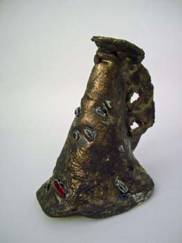 Gold and red pot 2