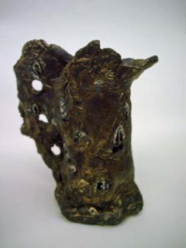 Gold and red pot 3
